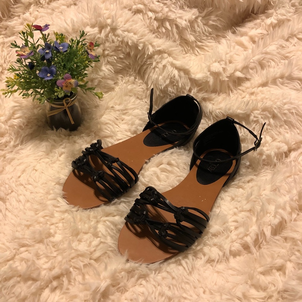 ABOUND sandals
